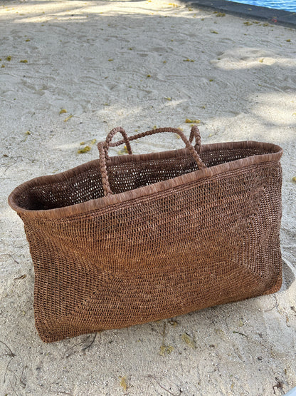 OTW Clipa (XXL) Raffia Beach Tote Bag